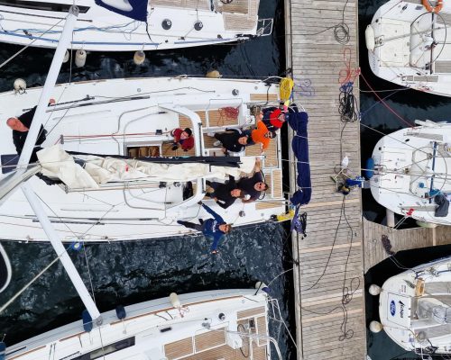 Există un permis separat pentru veliere, un permis de sailing?